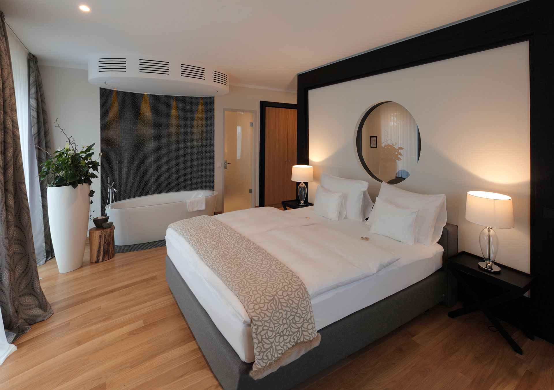 Familienzimmer und Suiten Familienzimmer und Suiten
